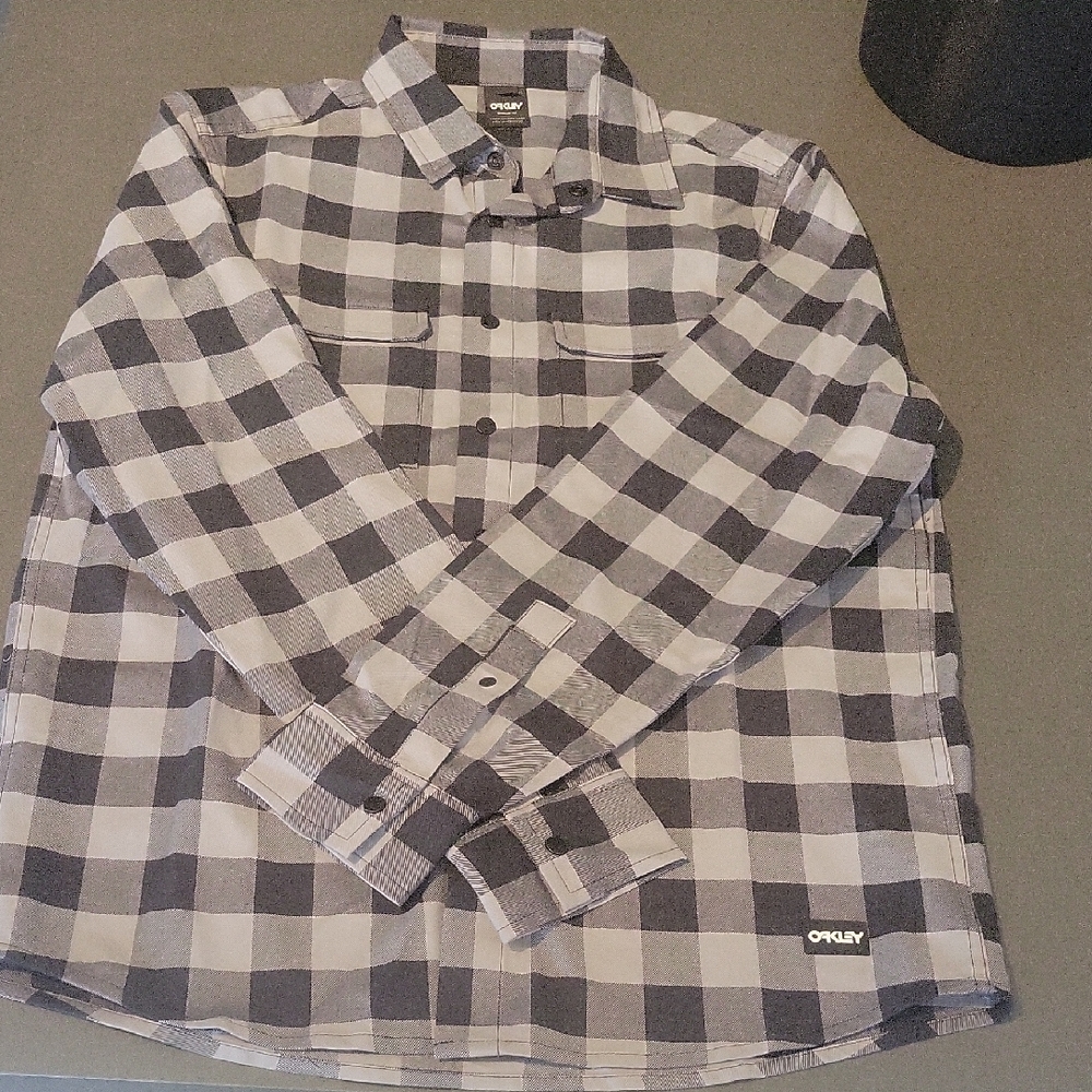 Oakley Men's Plaid Button Down Shirt - Black and White